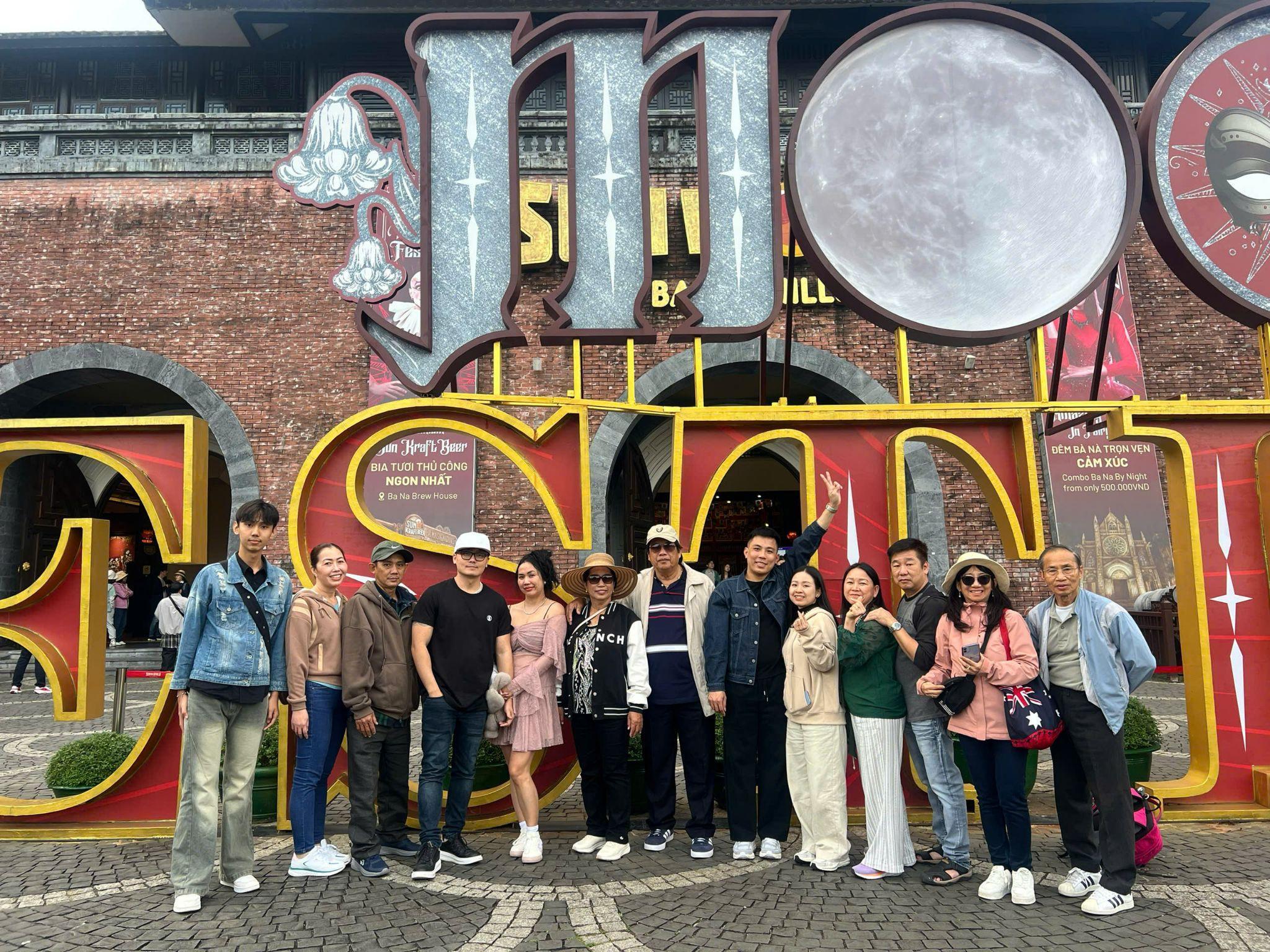 Đoàn khách tham quan Bà Nà Hill do NGỌC THẠCH TRAVEL tổ chức