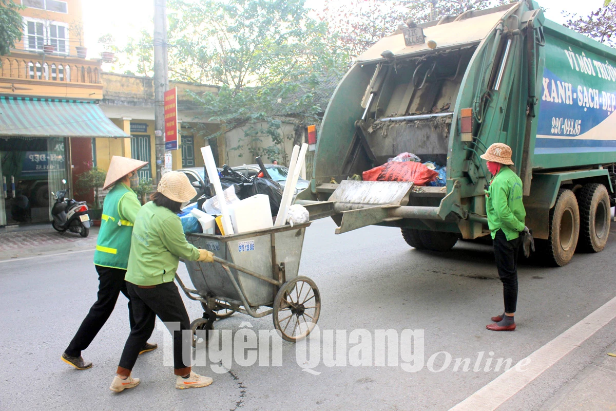 Quy định mới về giờ hoạt động của xe vệ sinh và xe chở vật liệu trong đô thị