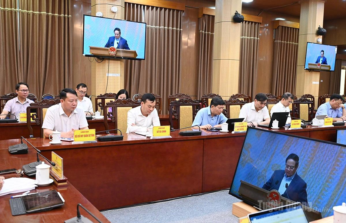 Các đại biểu dự phiên họp tại điểm cầu Tuyên Quang.