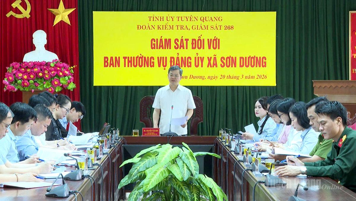 Đồng chí Phó Bí thư Tỉnh ủy, Chủ tịch HĐND tỉnh Nguyễn Văn Sơn chủ trì cuộc kiểm tra, giám sát.