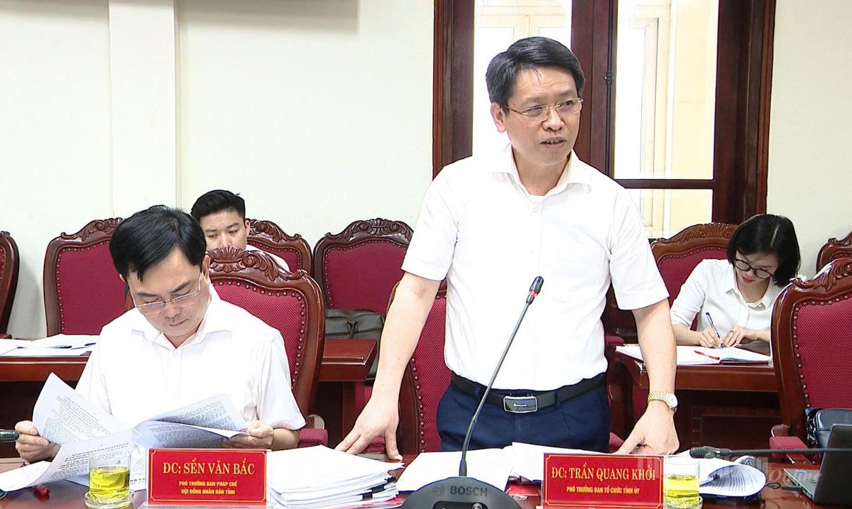 Lãnh đạo Ban Tổ chức Tỉnh ủy phát biểu tại buổi giám sát.