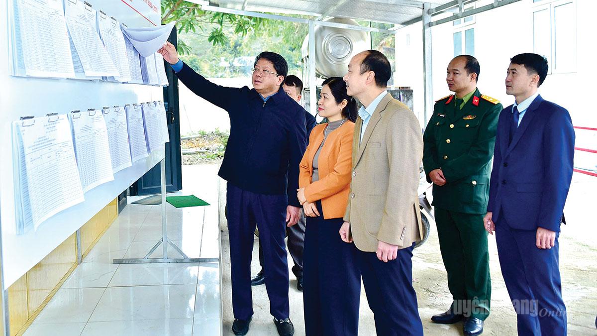 Đồng chí Phó Chủ tịch Thường trực Ủy ban MTTQ Việt Nam tỉnh Hà Trung Kiên nắm tình hình công tác chuẩn bị bầu cử đại biểu Quốc hội và đại biểu HĐND các cấp nhiệm kỳ 2026 - 2031 trên địa bàn xã Kiên Đài.