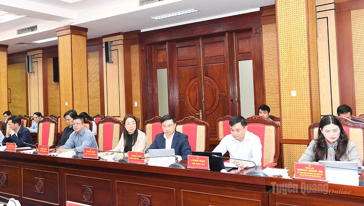 Các đại biểu dự họp.