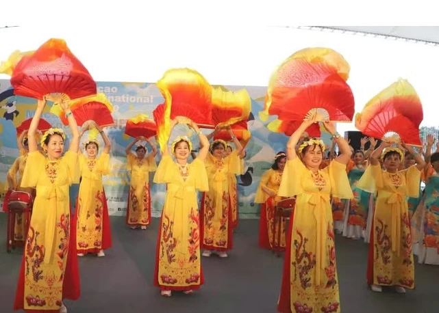 A performance by the Vietnamese delegation at the 2026 Macau International Parade (Photo: VNA)
