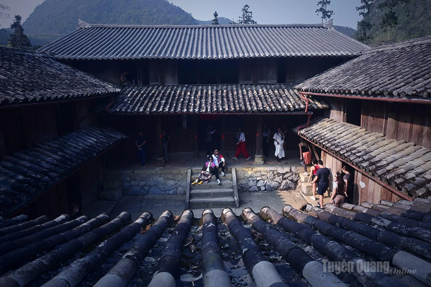The mansion was designed and constructed by craftsmen from Yunnan Province, China, in collaboration with Hmong people.