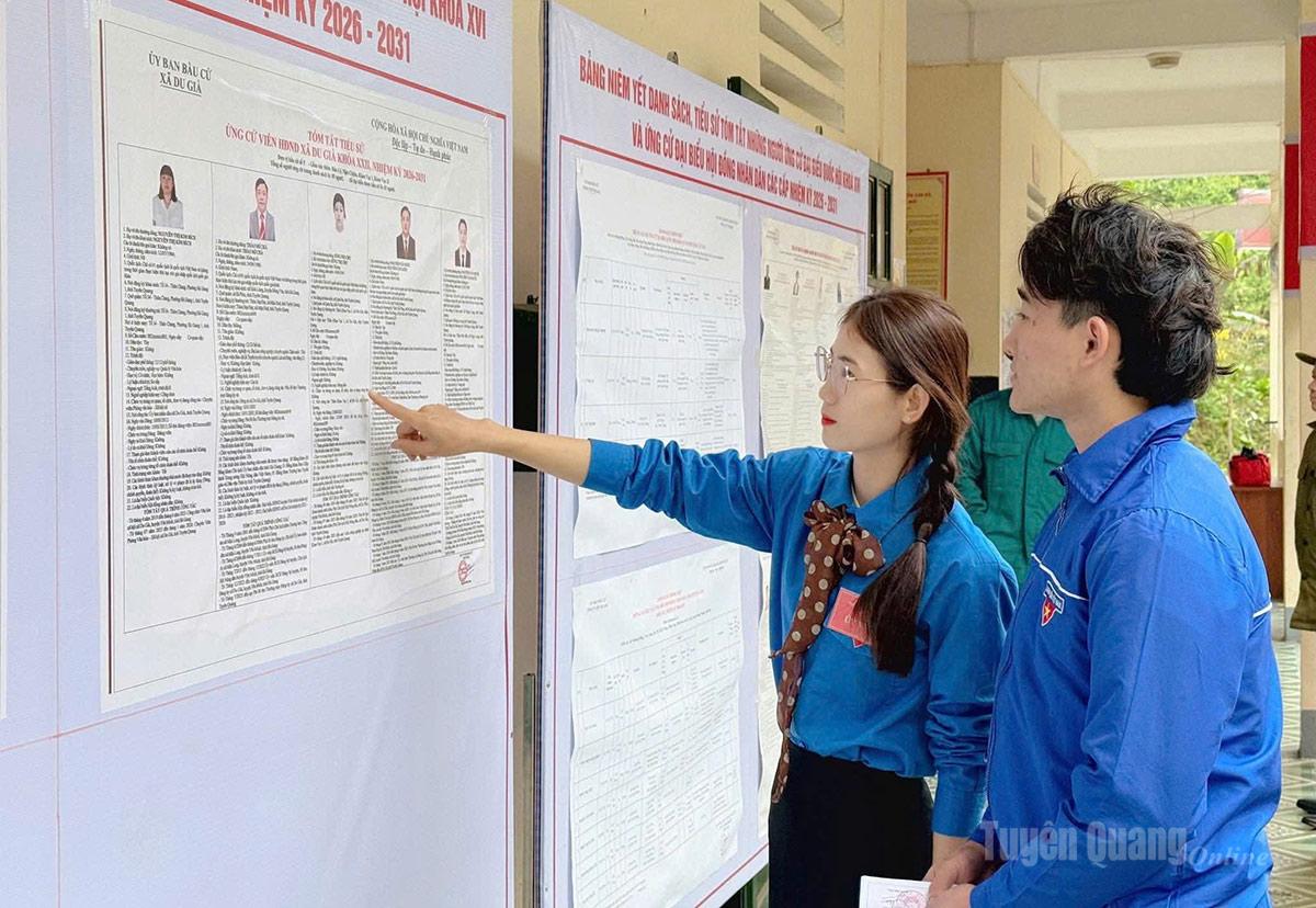 Notably, during the election day on March 15, a large number of Youth Union members not only fully participated in voting but also actively supported election teams at polling stations.