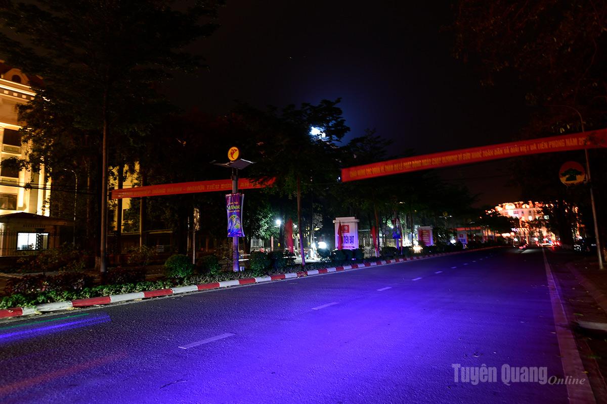 Tuyến đường Bình Thuận (phường Minh Xuân) tắt đèn chiếu sáng vào khung giờ hưởng ứng Giờ Trái đất.