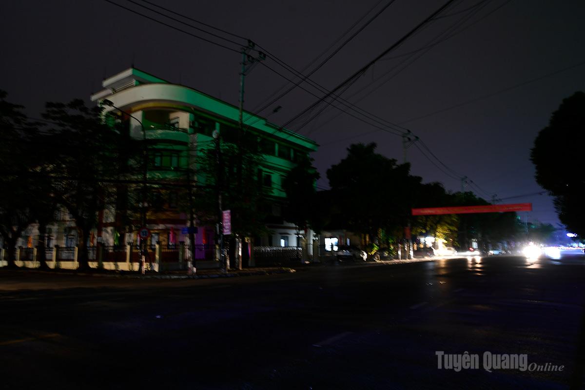 Trụ sở cơ quan Sở Khoa học và Công nghệ tắt bớt thiết bị chiếu sáng hưởng ứng Giờ Trái đất.