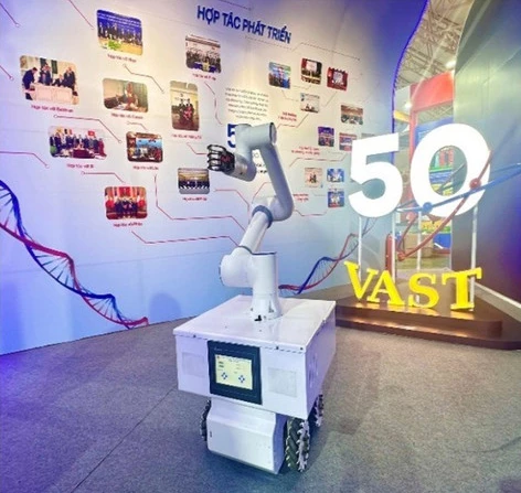 The robot can self-localise, reconstruct its working environment, and attach radiation information to specific map locations. (Photo: Viet Nam Academy of Science and Technology)