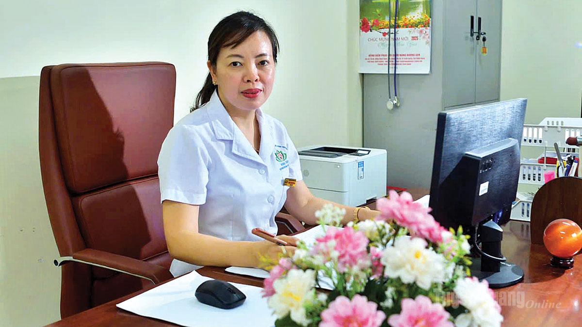 Thầy thuốc ưu tú, Bác sỹ Chuyên khoa II Trần Thị Kim Thoa, Phó Giám đốc 
Bệnh viện PHCN Hương Sen.