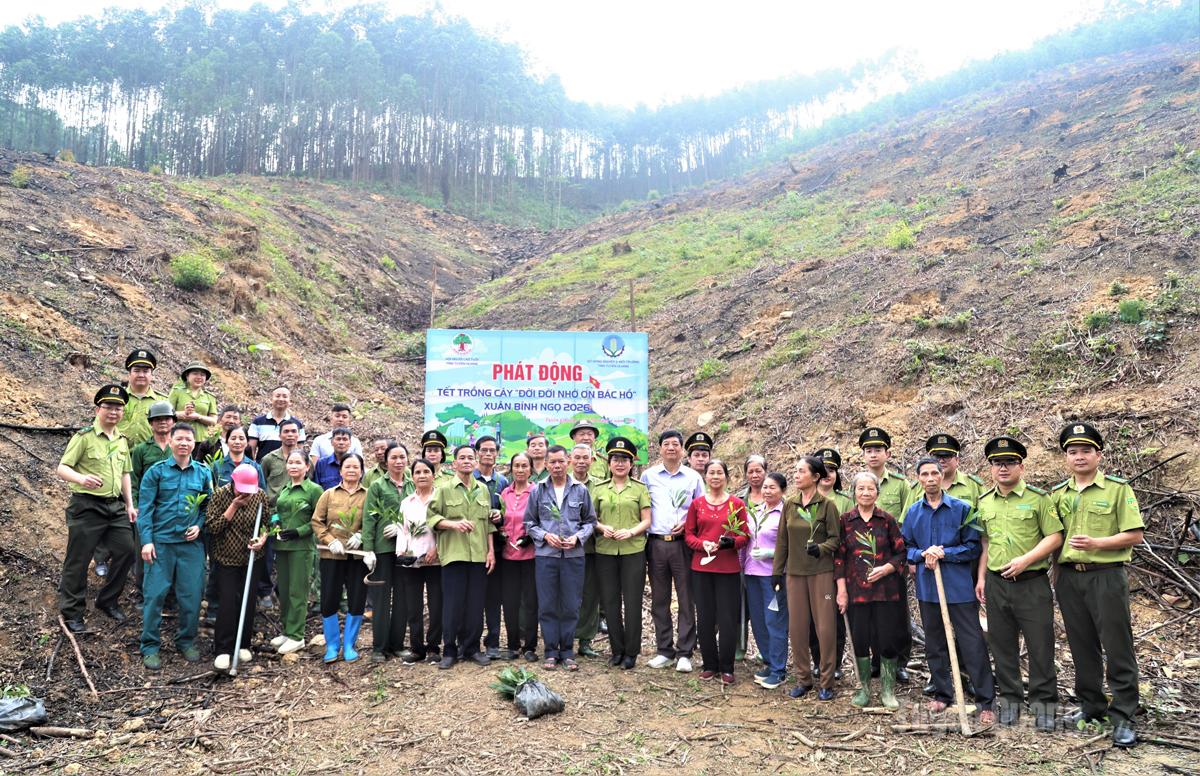 Các lực lượng tham gia Lễ phát động.