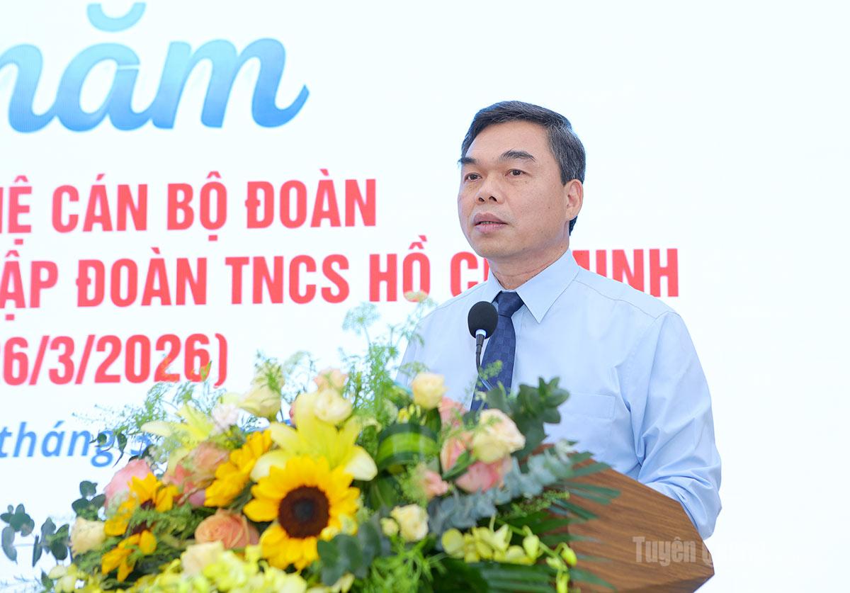 Đồng chí Ma Thế Hồng, Phó Bí thư Tỉnh ủy, Chủ tịch Ủy ban MTTQ Việt Nam tỉnh Tuyên Quang phát biểu tại buổi gặp mặt.