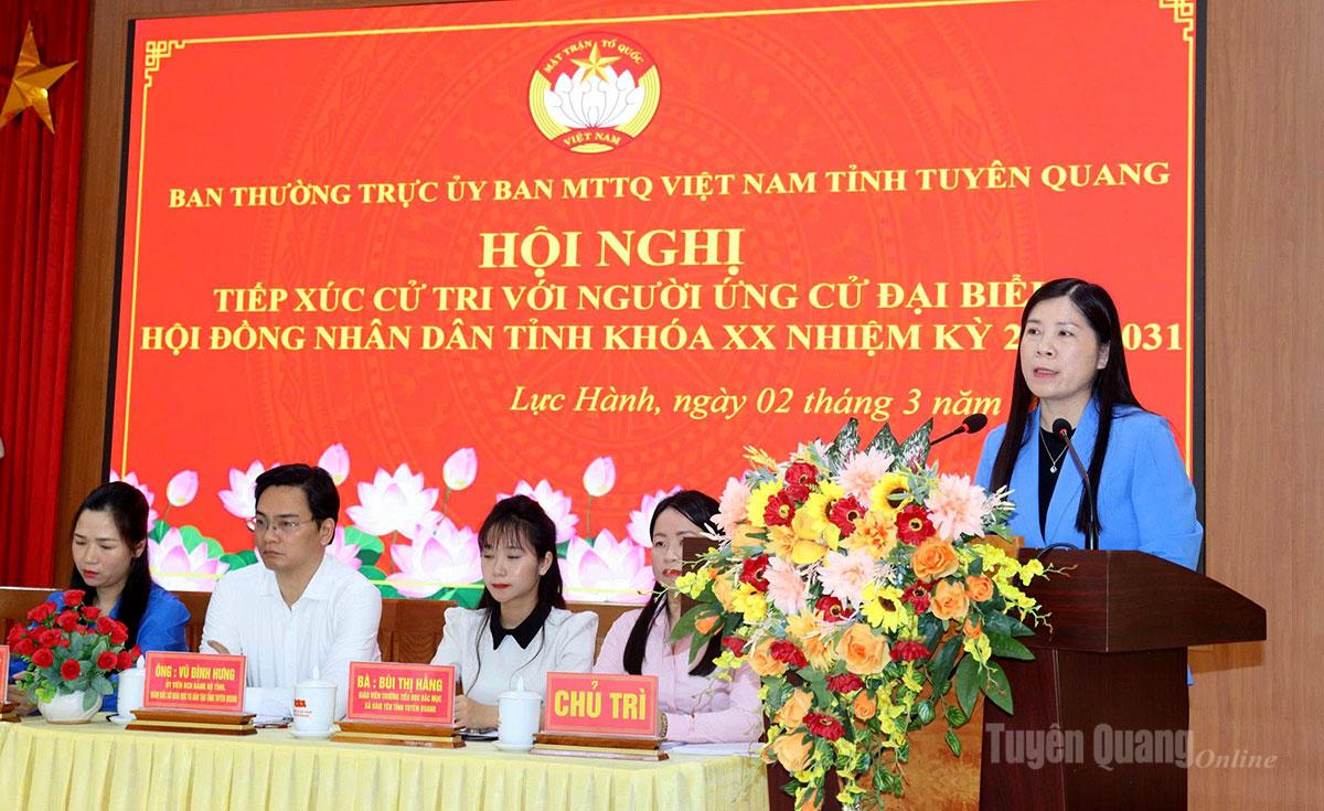 Đồng chí Phó Chủ tịch HĐND tỉnh Lê Thị Thanh Trà phát biểu tại hội nghị.