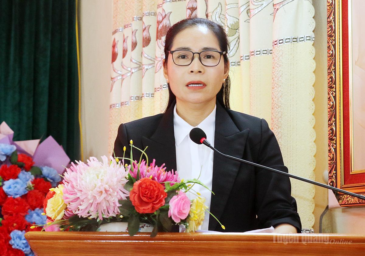 Ứng cử viên đại biểu HĐND tỉnh, khoá XX, nhiệm kỳ 2026-2031 Phạm Thị Hồng Yên trình bày chương trình hành động trước cử tri xã Yên Cường.