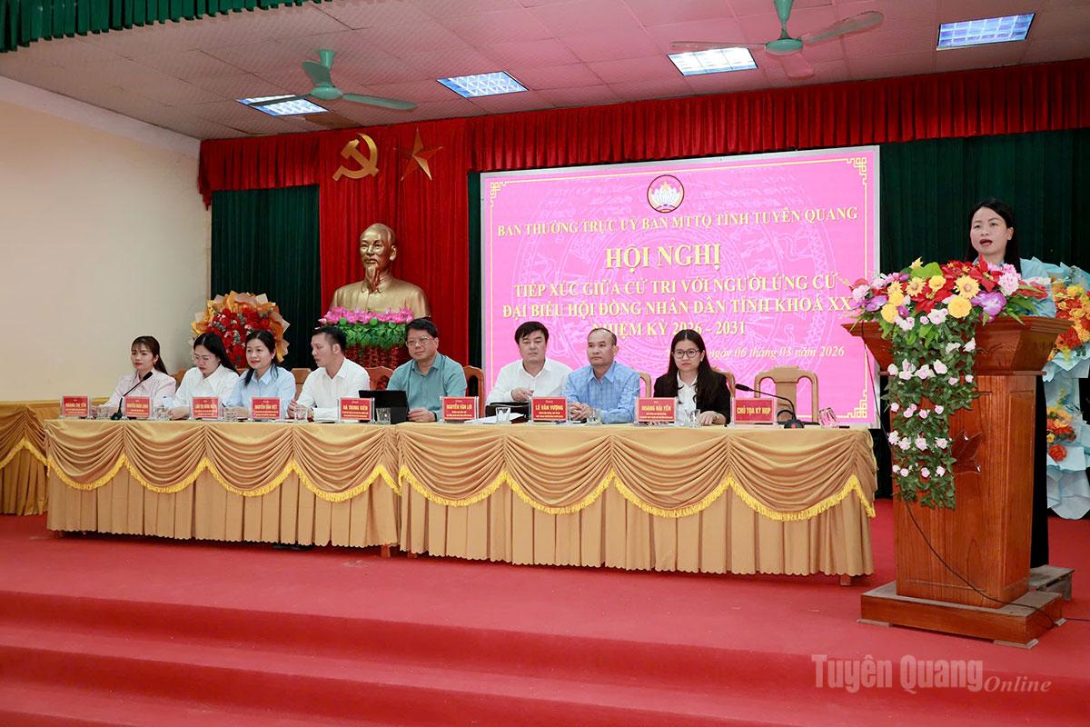 Các ứng cử viên đại biểu HĐND tỉnh tiếp xúc cử tri vận động bầu cử tại xã Yên Lập.