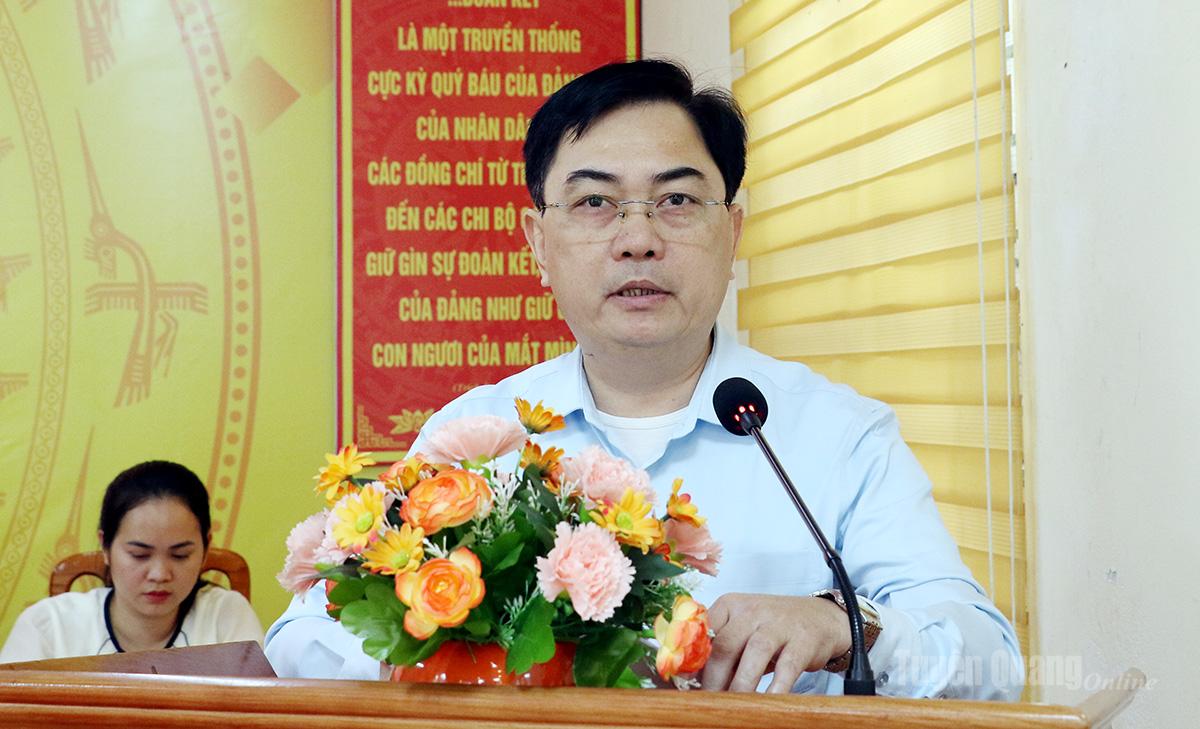 Ứng cử viên HĐND tỉnh khoá XX, nhiệm kỳ 2026 -2031 Sền Văn Bắc trình bày chương trình hành động trước cử tri.