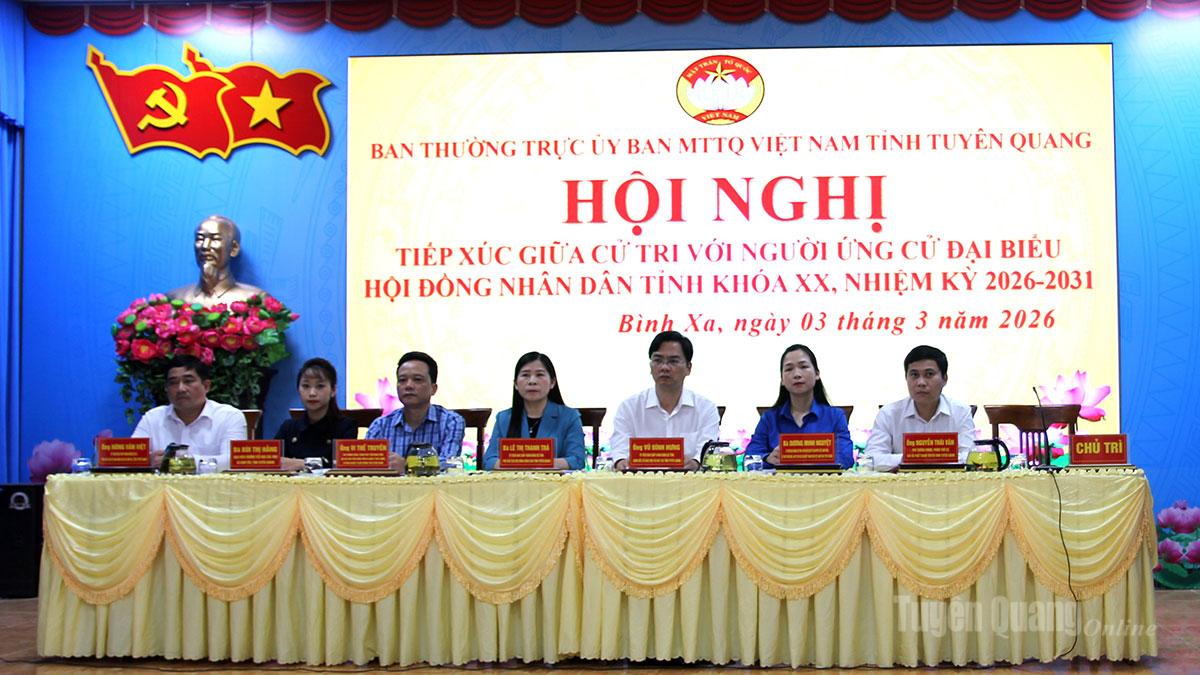 Ứng cử viên đại biểu HĐND tỉnh đơn vị bầu cử số 4 tiếp xúc cử tri vận động bầu cử tại xã Bình Xa.