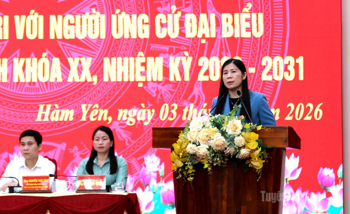 Đồng chí Phó Chủ tịch HĐND tỉnh Lê Thị Thanh Trà phát biểu tại hội nghị.