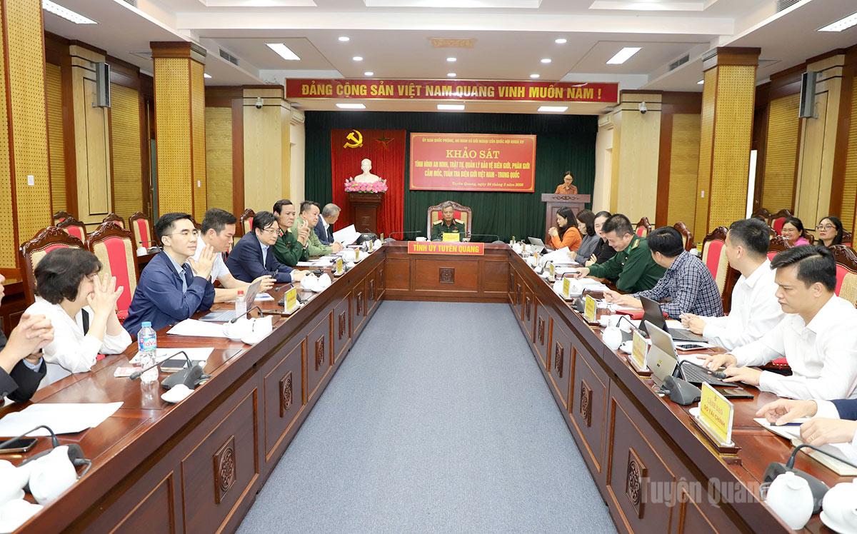 Quang cảnh buổi làm việc.