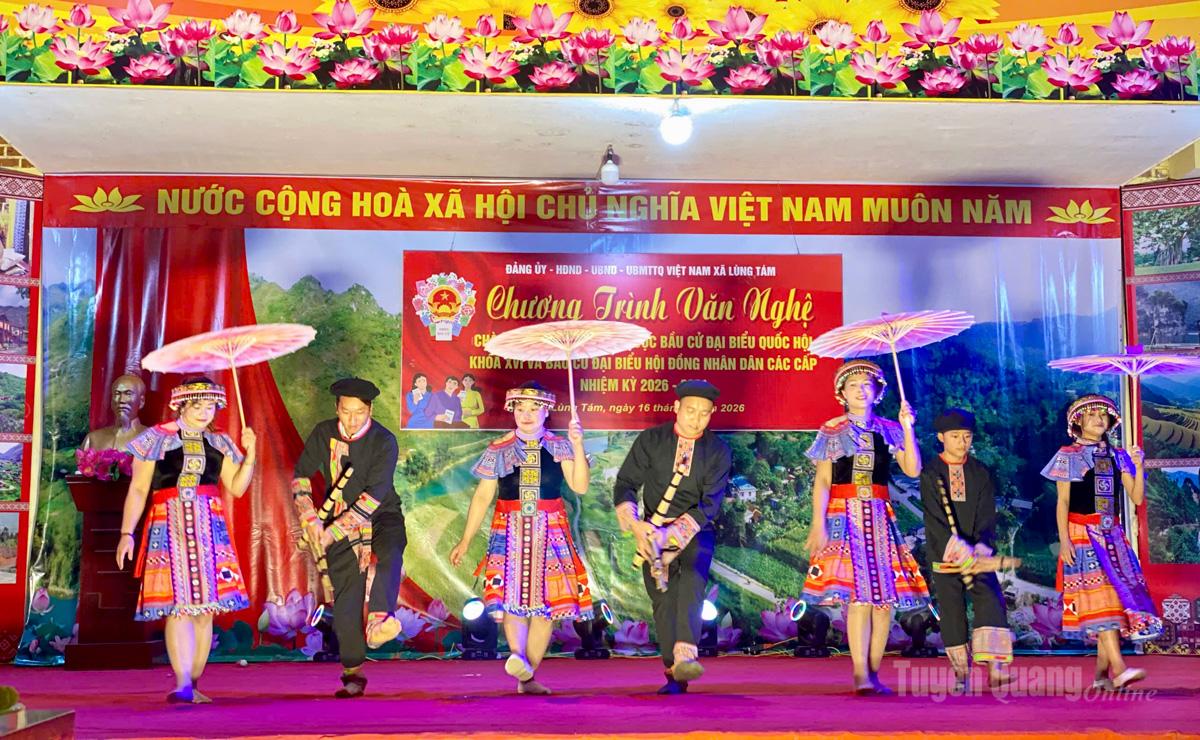 Tiết mục văn nghệ đặc sắc.