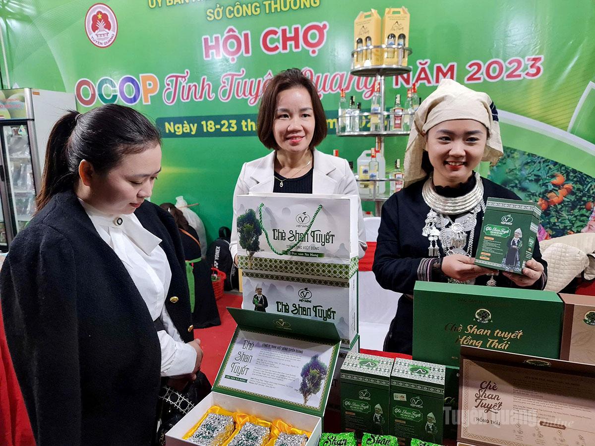 Trà Shan tuyết xã Hồng Thái, một trong những sản phẩm nông nghiệp tiêu biểu của tỉnh Tuyên Quang.
