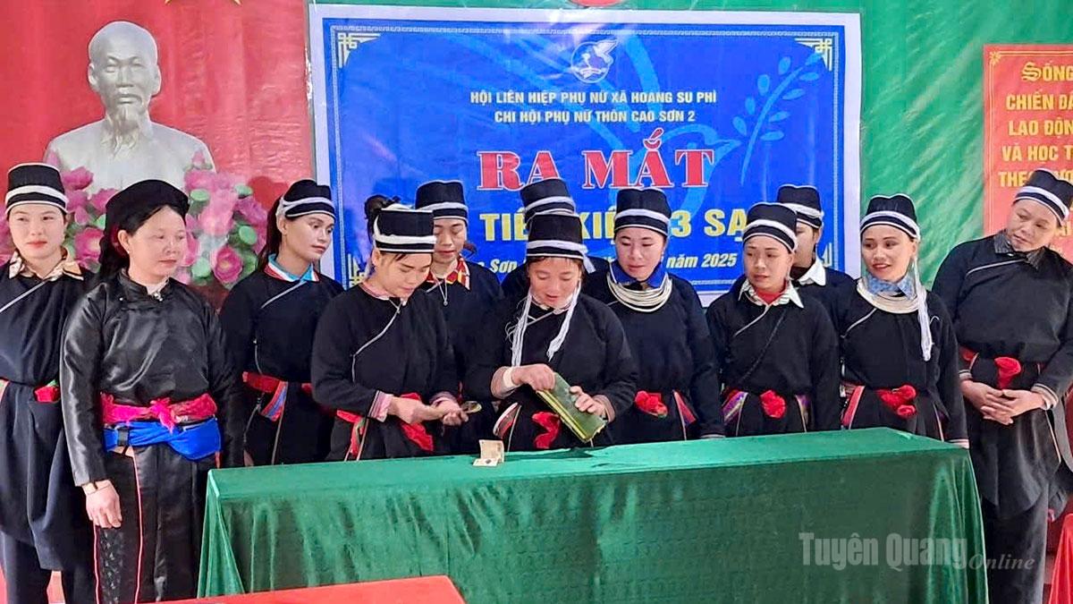 Mô hình “Ống tiết kiệm 3 sạch” tại Chi hội Phụ nữ thôn Cao Sơn 2,
 xã Hoàng Su Phì.