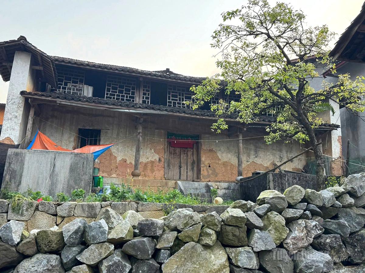 A house that is more than 200 years old.