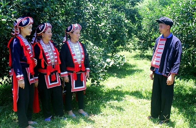 The Pao Dung singing of the Dao ethnic group is a distinctive intangible cultural heritage that nurtures community spiritual life.