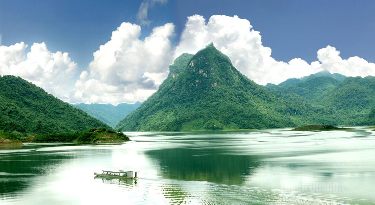 Núi Pác Tạ, xã Nà Hang.