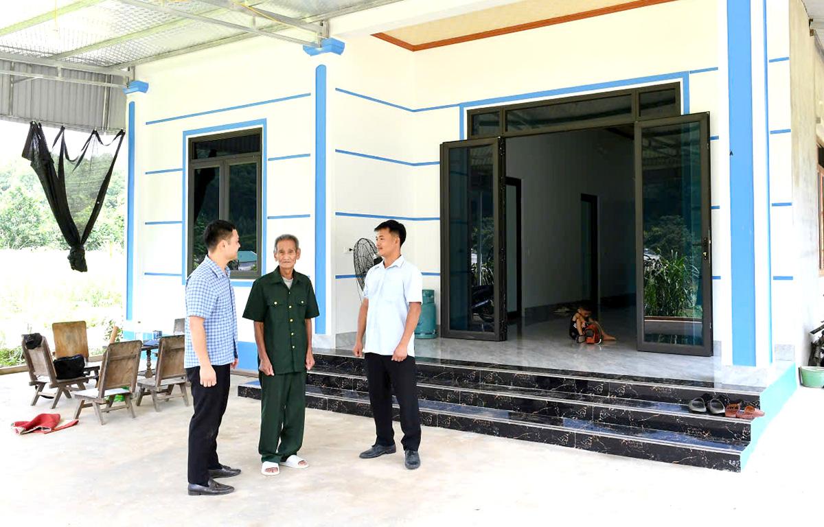 Ngôi nhà xây khang trang của gia đình bệnh binh Nguyễn Thanh Hải ở thôn Bình Dân, xã Minh Thanh do Nhà nước và Trung ương Hội Cựu chiến binh Việt Nam hỗ trợ xây dựng.