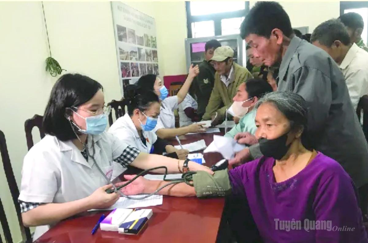 Khám sức khỏe cho người khuyết tật xã Đông Thọ