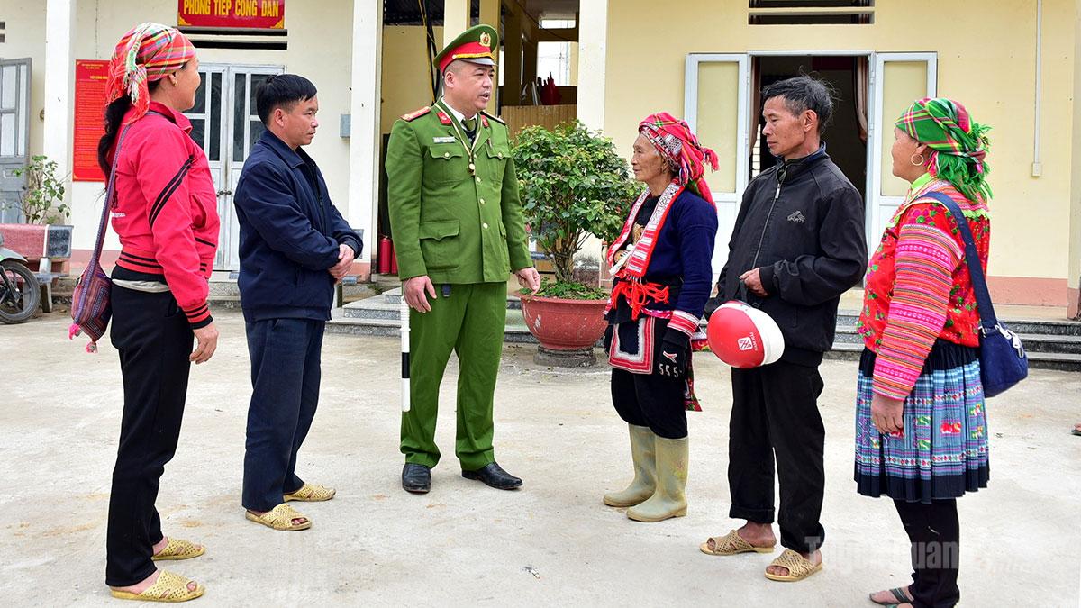 Công an xã Liên Hiệp tuyên truyền, vận động Nhân dân tích cực tham gia đấu tranh, tố giác tội phạm ma túy.