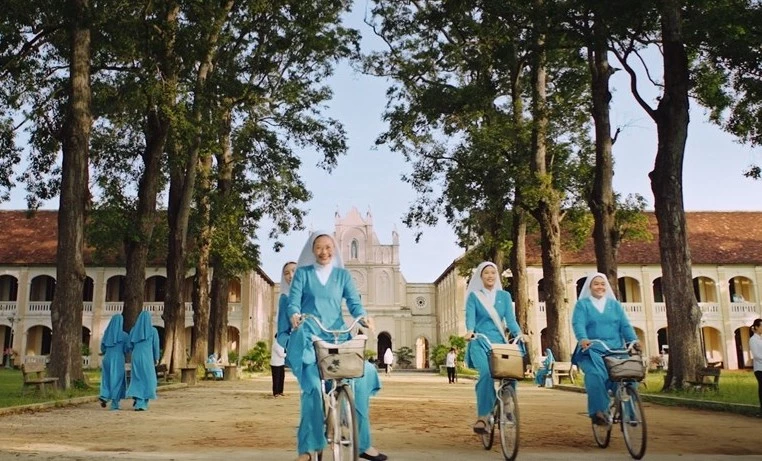 Tiểu Chủng viện Làng Sông (Quy Nhơn) - bối cảnh tu viện giàu chất điện ảnh phim.