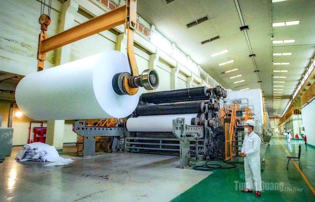 Công ty Cổ phần Giấy An Hòa đầu tư máy móc hiện đại nâng cao hiệu quả sản xuất.