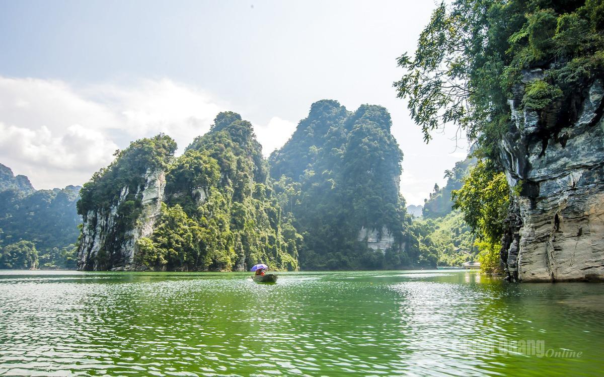 Vẻ đẹp của Hồ sinh thái Na Hang xuất hiện nhiều lần trong bộ phim Lời hứa đầu tiên.