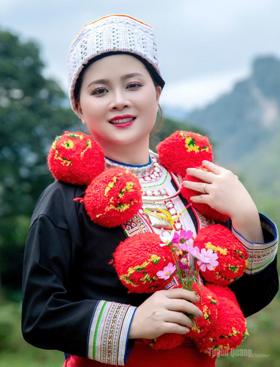 Nữ đại biểu Phùng Thị Mùi.