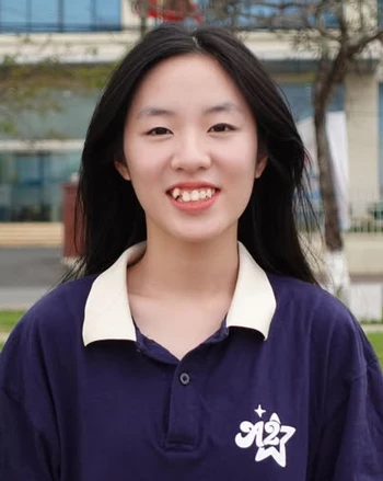 Em Doãn Bảo Ngọc, học sinh lớp 11B8, Trường THPT Tân Trào