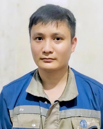 Anh Nguyễn Văn Khôi, Trưởng ca điện xưởng luyện thép thuộc Công ty Gang thép Tuyên Quang 