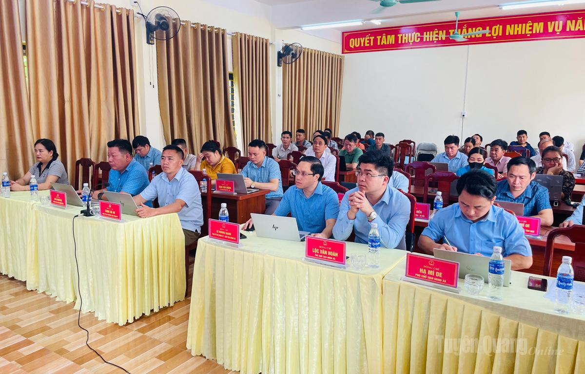 Các đại biểu dự hội nghị tại điểm cầu xã Đường Thượng. Ảnh: Kim Tiến