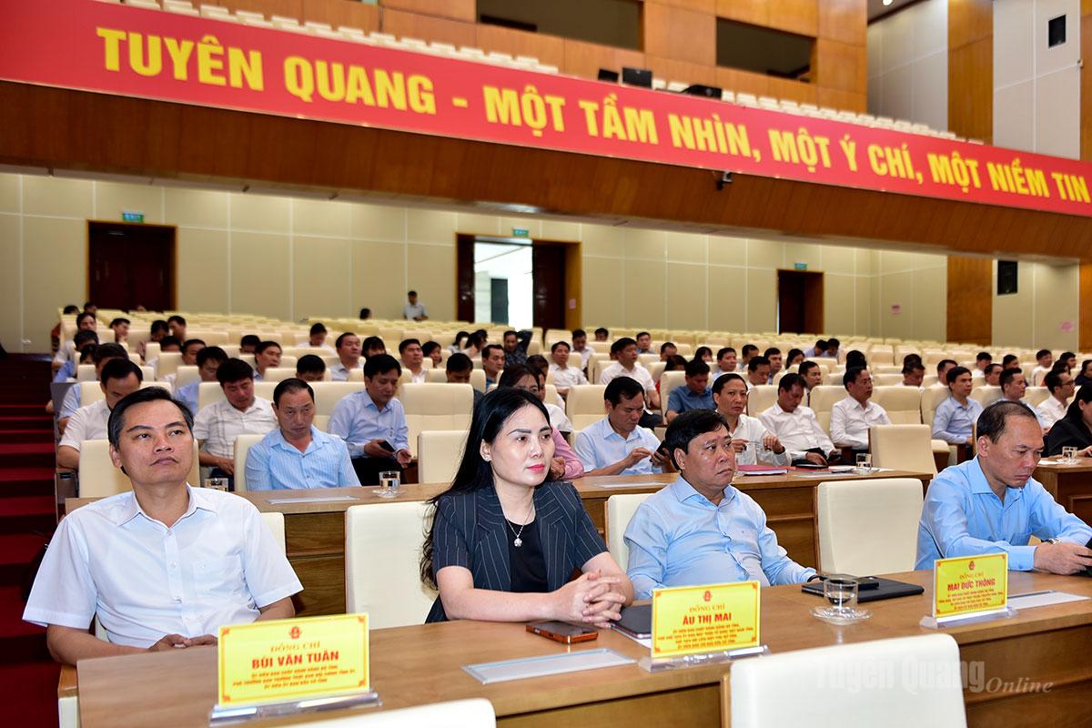 Các đại biểu dự hội nghị.