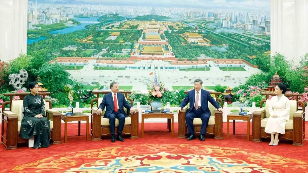 [Ảnh] Tổng Bí thư, Chủ tịch nước Tô Lâm và Phu nhân cùng Tổng Bí thư, Chủ tịch nước Tập Cận Bình và Phu nhân dự tiệc trà