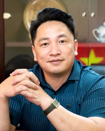 Anh Hoàng Mạnh Hiền, Hiệu trưởng Trường THCS Mỹ Bằng, phường Mỹ Lâm