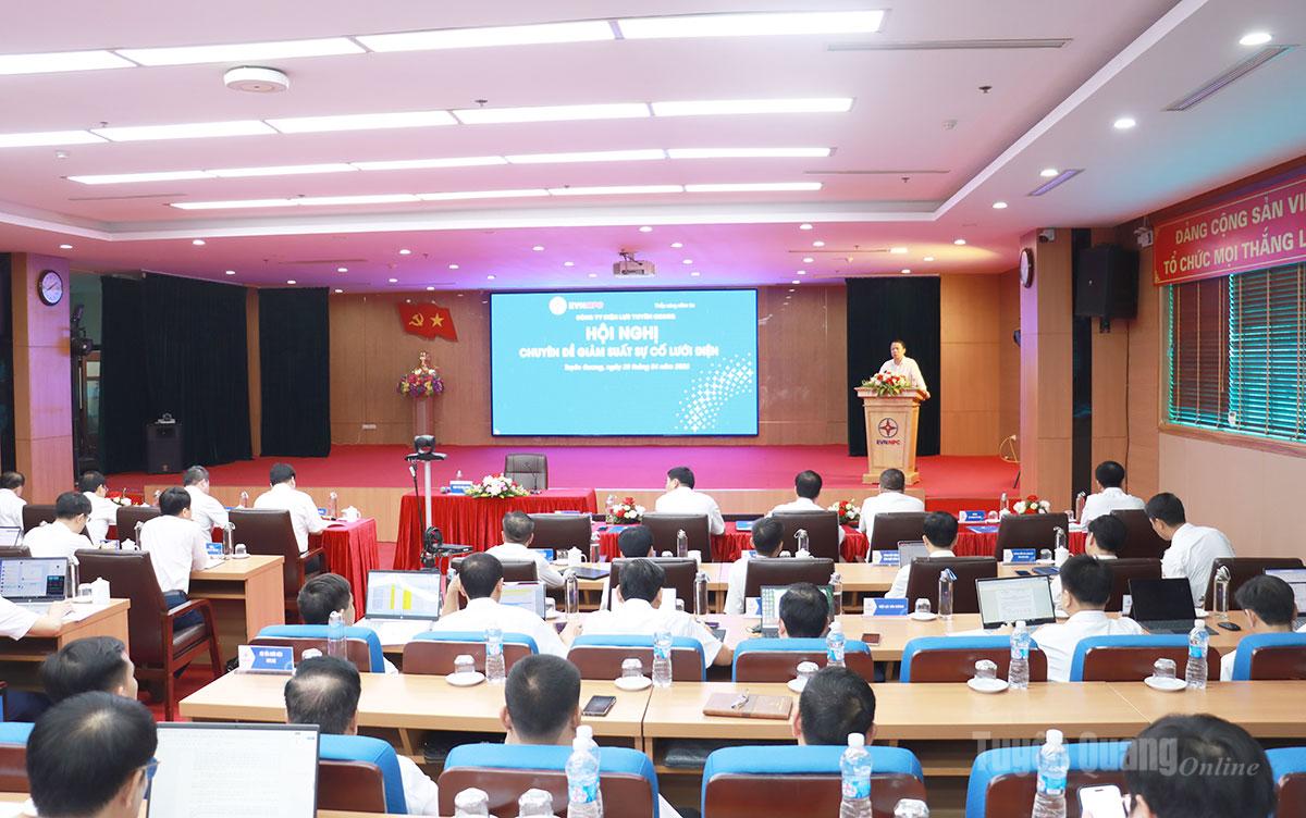 Quang cảnh hội nghị.