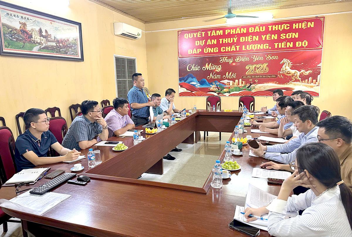 Đoàn kiểm tra của Bộ Công Thương làm việc với lãnh đạo dự án Thủy điện Yên Sơn.