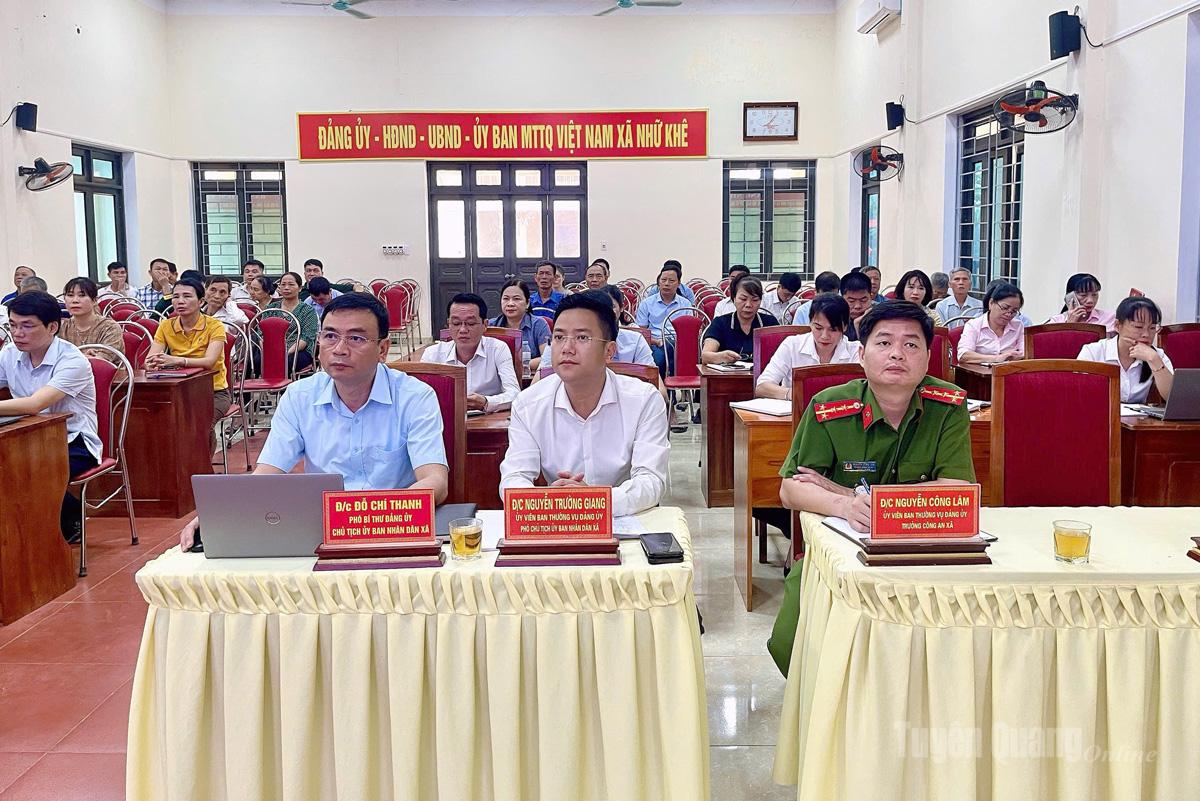 Các đại biểu tham gia học tập nghị quyết tại điểm cầu xã Nhữ Khê. Ảnh: Như Quỳnh