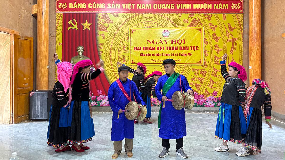 Đời sống vật chất và tinh thần của người dân Cháng Lộ được nâng lên.