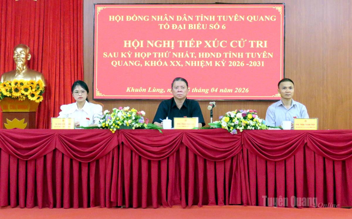 Tổ đại biểu số 6 HĐND tỉnh tiếp xúc cử tri xã Khuôn Lùng.