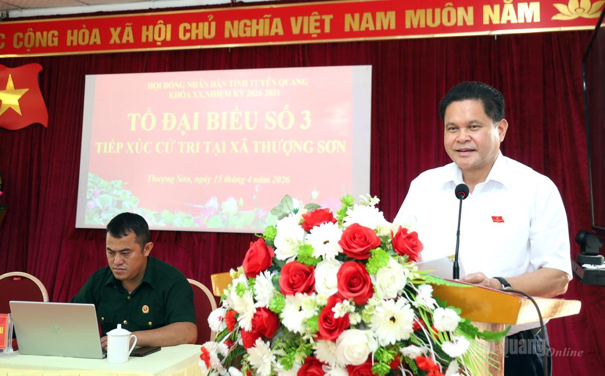 Thay mặt Tổ đại biểu số 3, đại biểu HĐND tỉnh Vàng Seo Cón tiếp thu, làm rõ thêm một số vấn đề cử tri quan tâm.