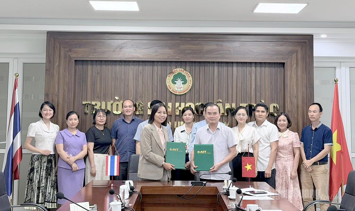 Trường Đại học Tân Trào và Viện Công nghệ Châu Á (AIT), Thái Lan ký kết Biên bản ghi nhớ hợp tác.
