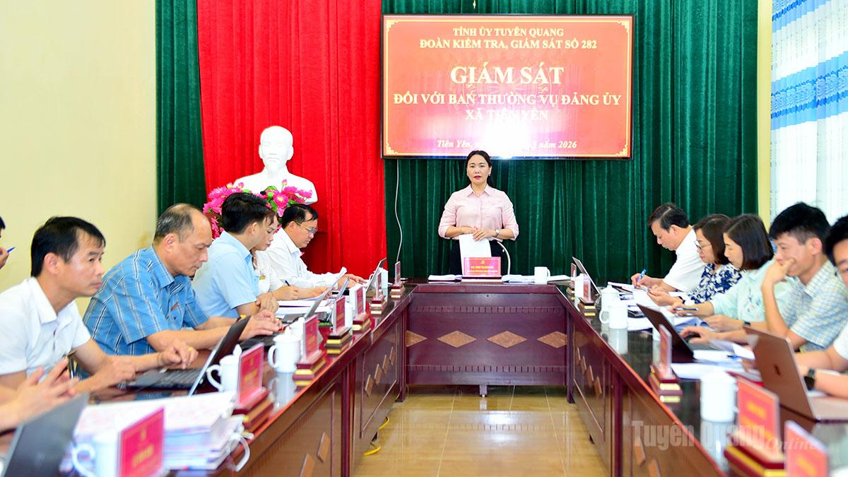 Đồng chí Phó Bí thư Thường trực chuyên trách Đảng ủy UBND tỉnh Nông Thị Bích Huệ chủ trì buổi giám sát đối với Ban Thường vụ Đảng uỷ xã Tiên Yên.